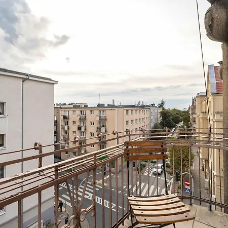Family With Balcony Near Mtp By Renters Poznań